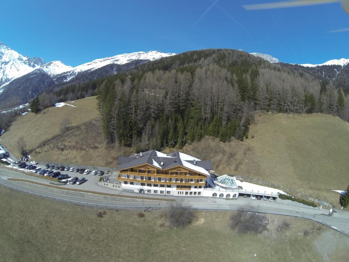 Hotel Kranebitt Val di Vizze Exterior photo